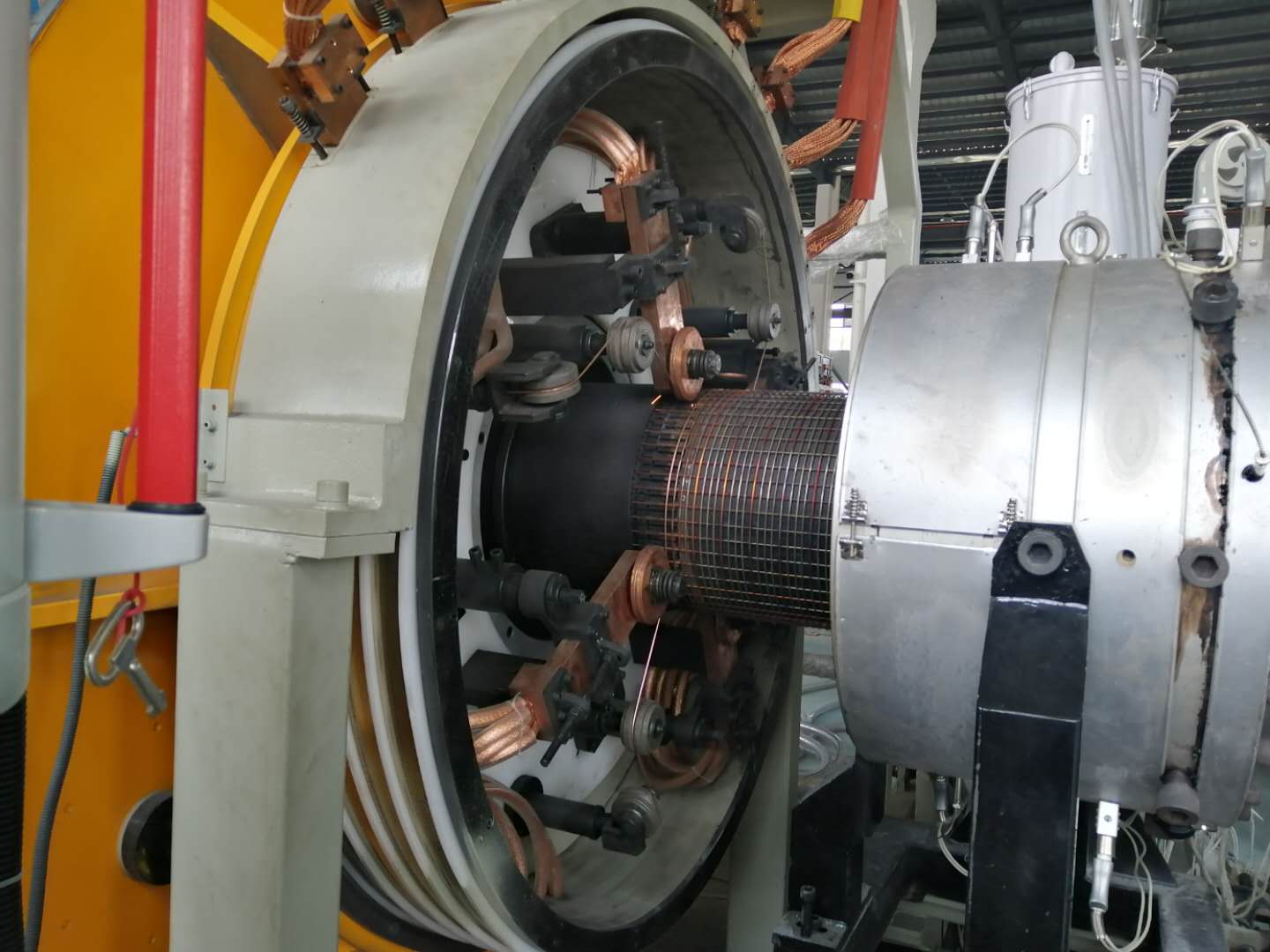 鋼骨架復(fù)合管設(shè)備